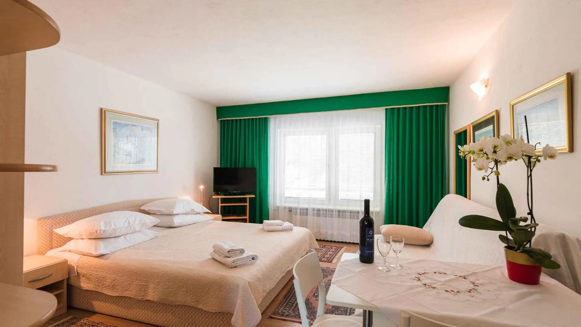 Apartments In Crikvenica 41682